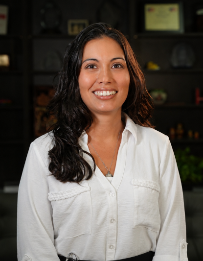 Valerie-Harkins-Lindsay-Headshot-Crop